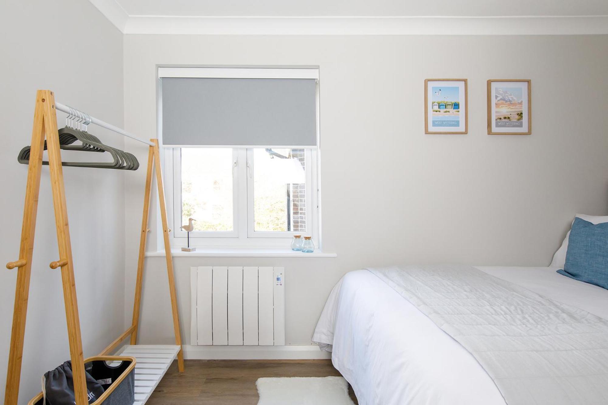 Little Blue By The Butler Collection Apartment ชิชิสเตอร์ ภายนอก รูปภาพ