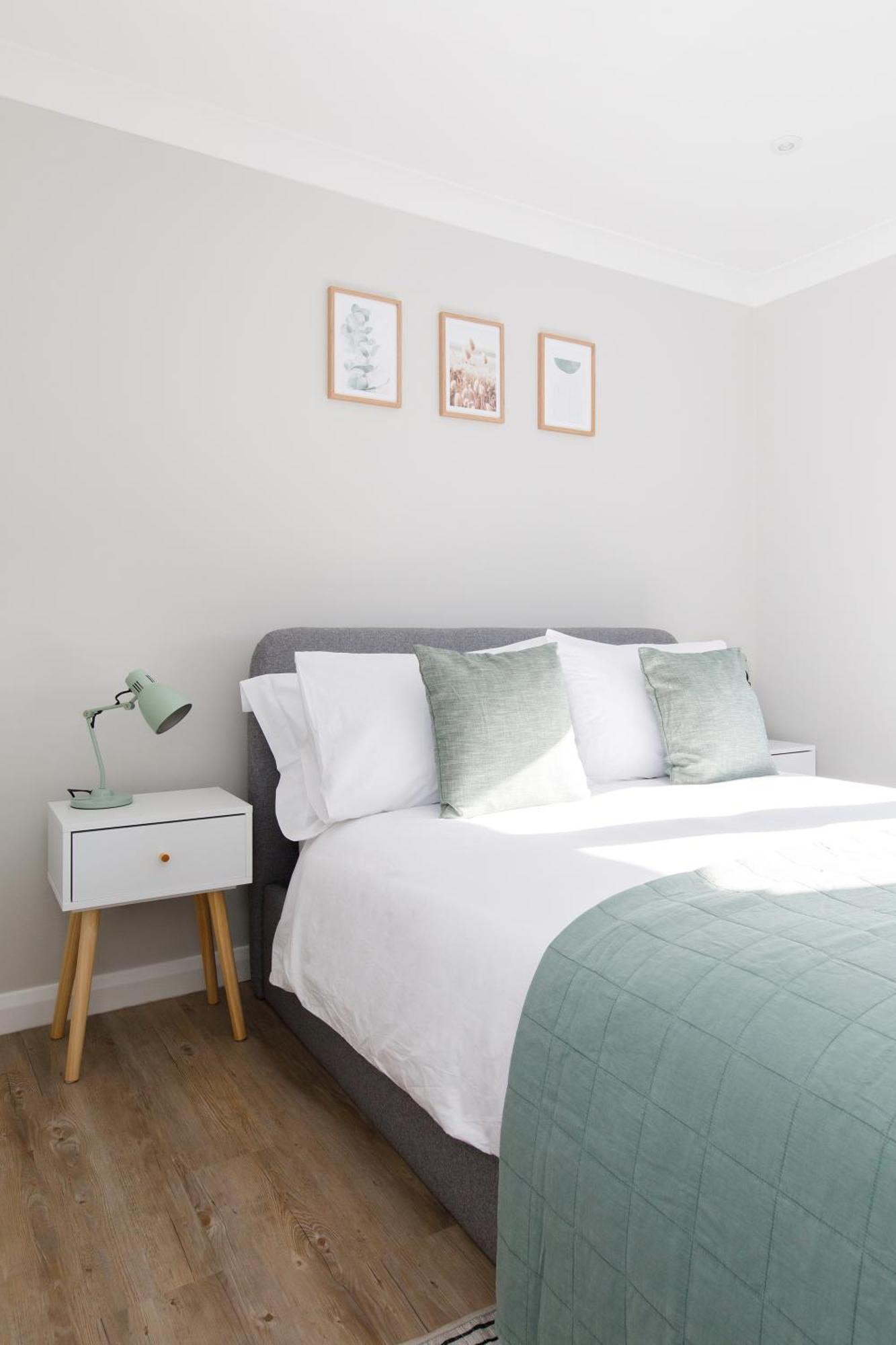 Little Blue By The Butler Collection Apartment ชิชิสเตอร์ ภายนอก รูปภาพ